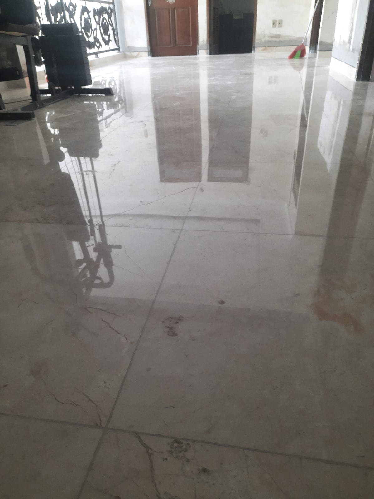 Tampilan keseluruhan lantai poles marmer Pondok Indah Jakarta — Kahuripan Poles Lantai