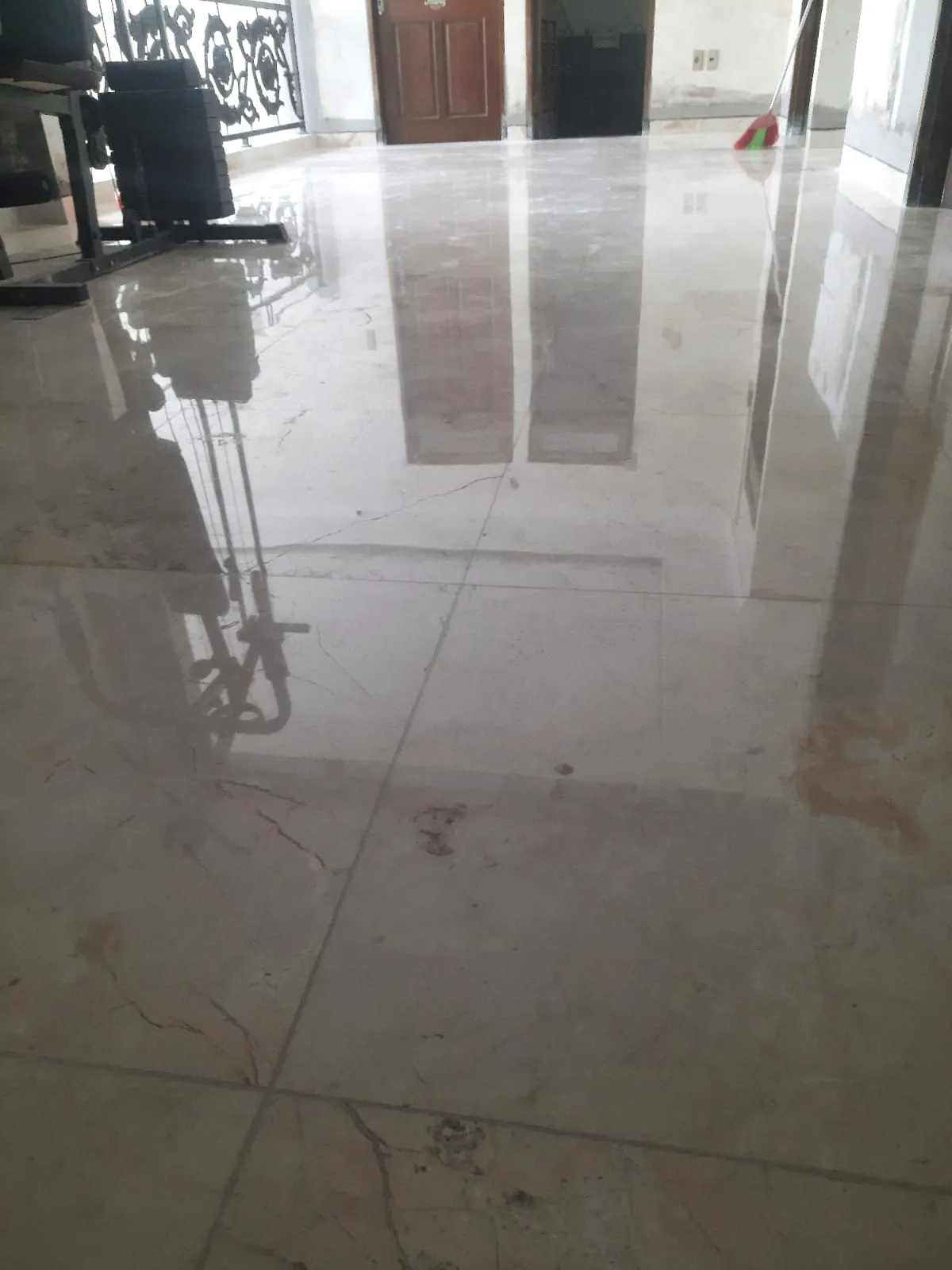 Tampilan keseluruhan lantai poles marmer Pondok Indah Jakarta — Kahuripan Poles Lantai